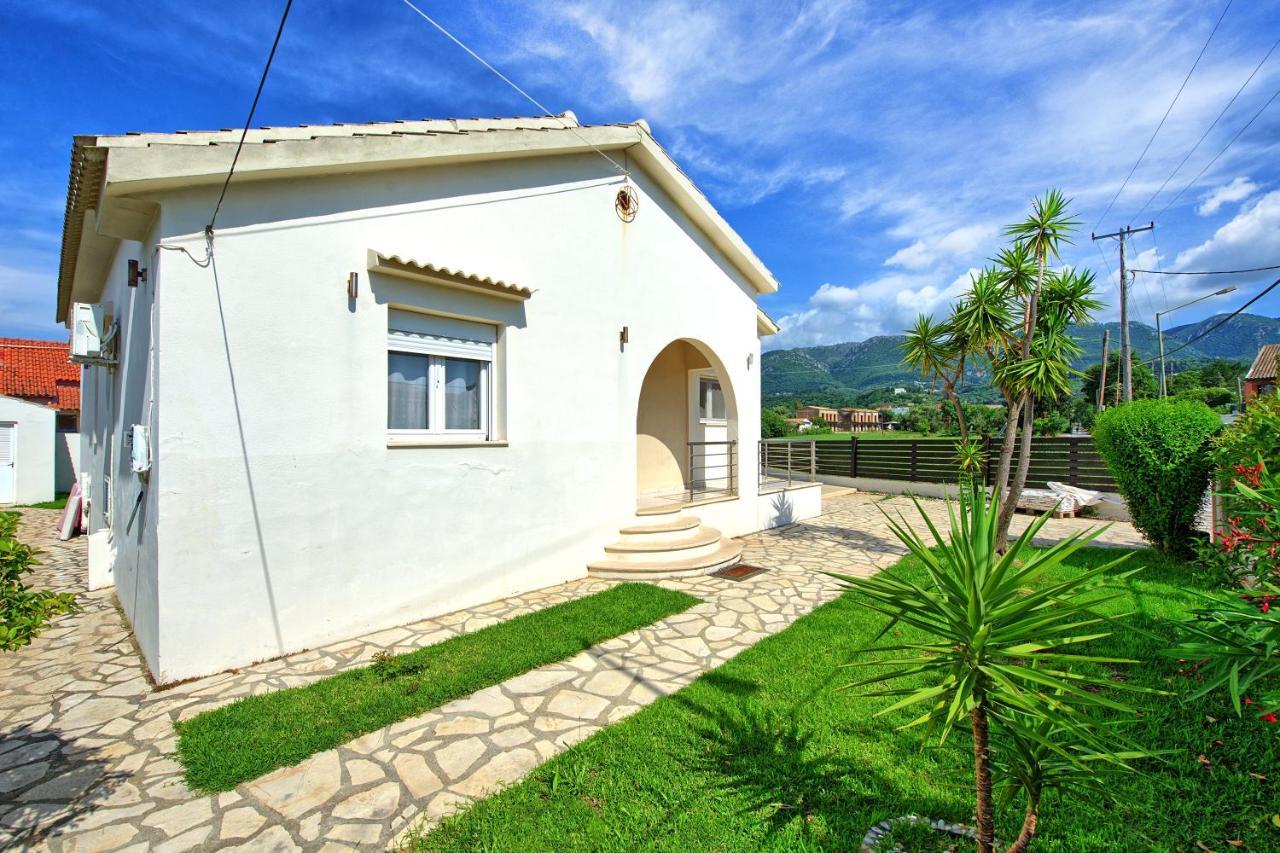 Beach Villa Christina By Posarellivillas อาคาราวี ภายนอก รูปภาพ